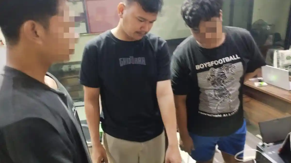 Satresnarkoba Polres Karanganyar Amankan Dua Remaja, Sita 1,14 Gram Tembakau Goril
