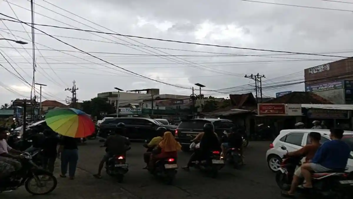 Hindari Simpang Lima Lebung Siarang Palembang, Macet Panjang Jelang Berbuka Puasa