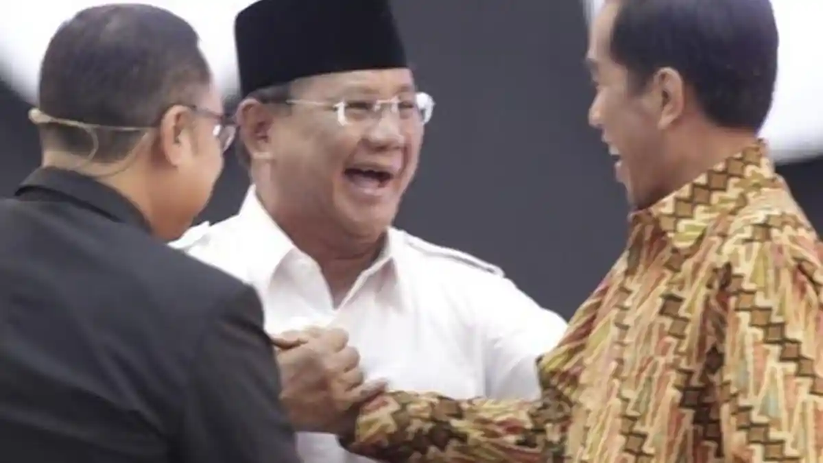 Ditanya Pidato Prabowo soal Indonesia Bubar 2030, Presiden Jokowi Tertawa