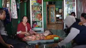 ilham-penderita-hydrocephalus-terbaring-saat-mendapatkan-kunjungan.jpg