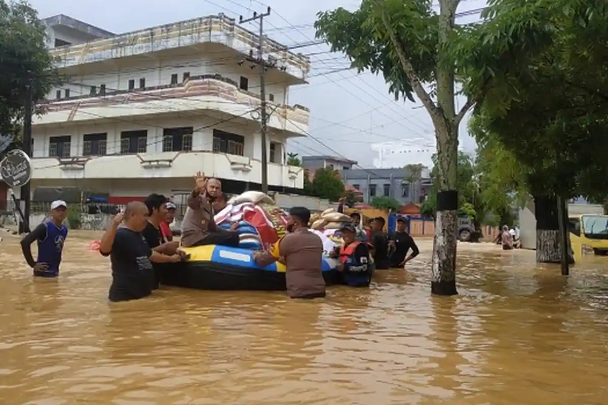 BMKG : Hujan Lebat akan Guyur 25 Provinsi Sepekan Kedepan, Adakah Daerahmu?