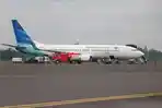 pesawat-garuda-indonesia-di-bandara-radin-inten-ii.jpg