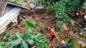 longsor-sindangkasih-ciamis-3-03022026.jpg