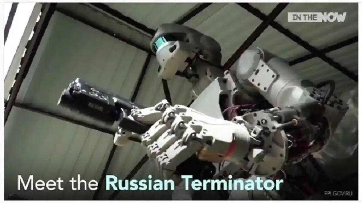 Penjelajah Waktu datang dari Tahun 3300 dan Memperingatkan Manusia tentang Kiamat & Musuh Manusia