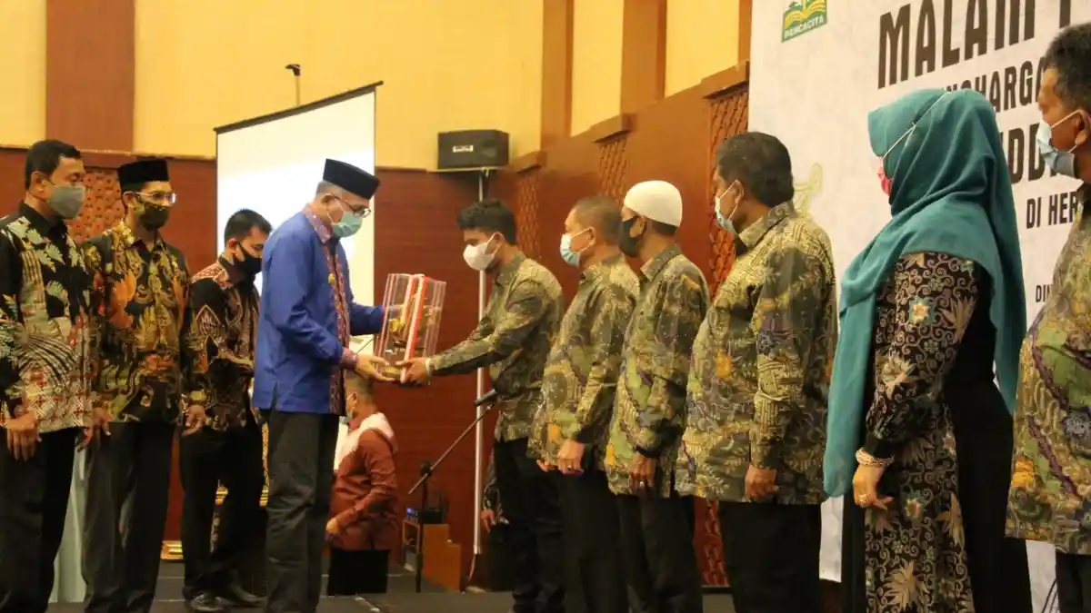 Dinilai Berhasil Bina UMKM, Ini 6 Bupati di Aceh Dapat Penghargaan Siddhakarya Diserahkan Gubernur