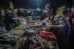Belanja Kebutuhan Lebaran di Pasar Induk Palembang