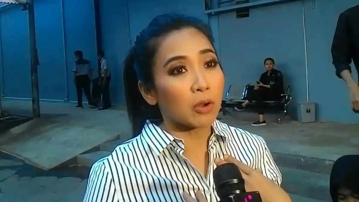 Feni Rose Bangga Cara Bicaranya Setajam Silet Banyak Ditiru