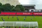 Laga-ujicoba-Sulut-United-vs-Totosik-FC-berakhir-dengan-skor-3-0-untuk-Sulut-JUYJJHJ.jpg