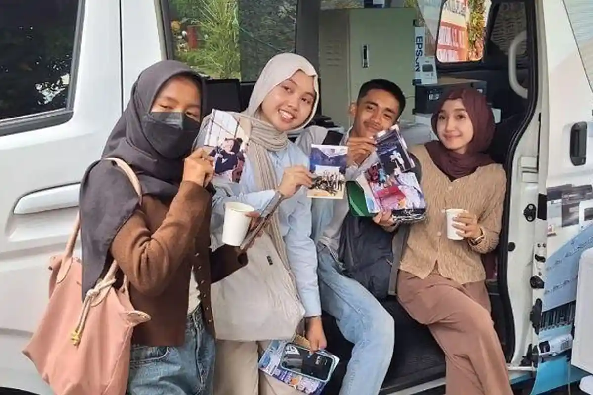 Epson Bawa Teknologi TKDN ke Kampus Unusa Surabaya, Cetak Foto Gratis dan Edukasi Publik