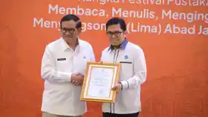 Penghargaan-tertinggi-pengelolaan-arsip-untuk-Transjakarta.jpg