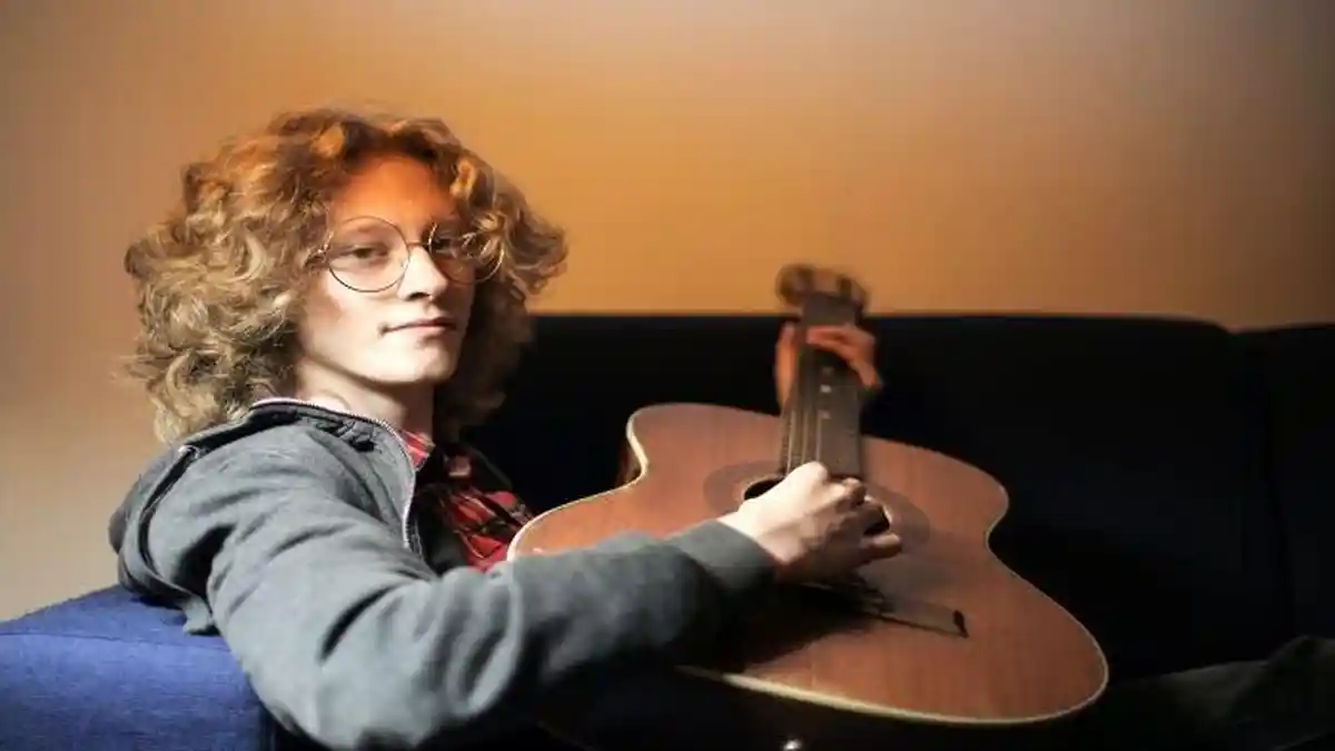Chord Kunci Gitar dan Lirik Lagu Ode To My Family- Cranberries