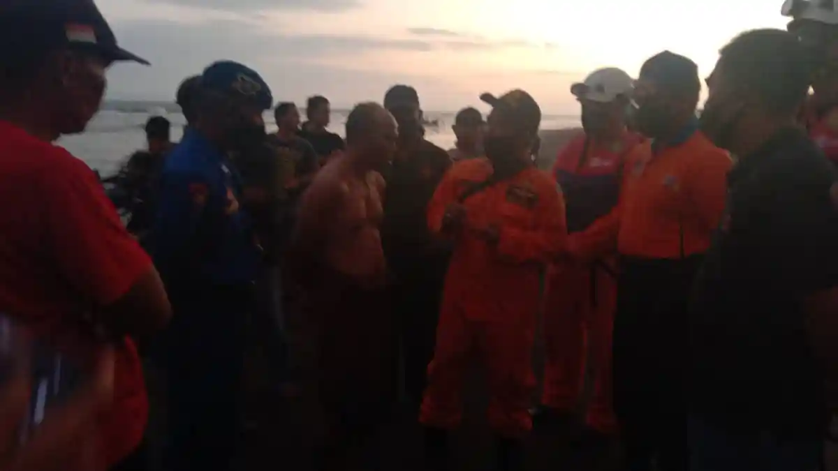 Aldi Yahya Hilang Terseret Arus Pantai Air Kuning, Negara, Tim SAR Kini Lakukan Pencarian