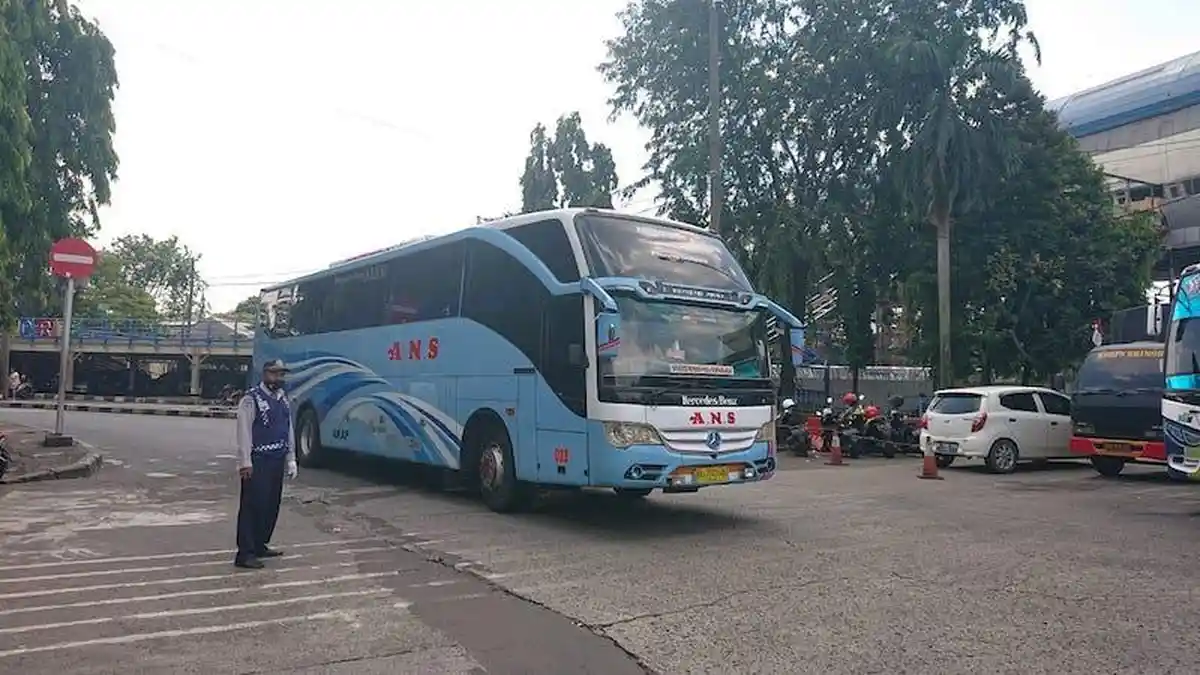 Mulai Sepi, Pemudik Berangkat dari Terminal Kampung Rambutan Hanya 765 Penumpang H+2 Lebaran