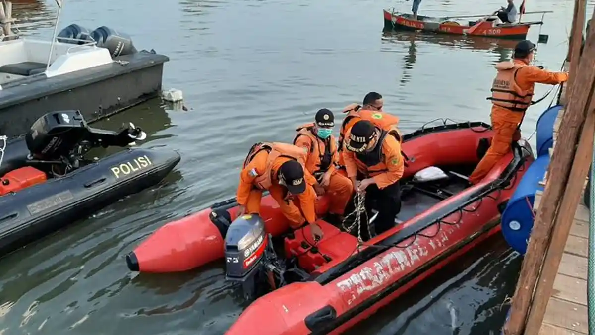 Tim SAR Gabungan Lanjutkan Pencarian Nelayan Indramayu yang Hilang, Radius Pencarian 5 Kilometer