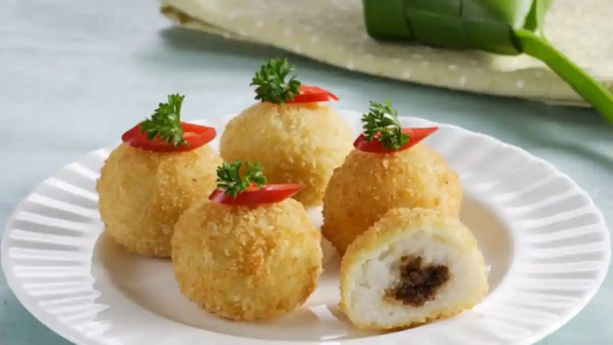 Tak Cukup Satu Kalau Menikmati Lemper Goreng Isi Daging Bumbu Rendang Enak Ini