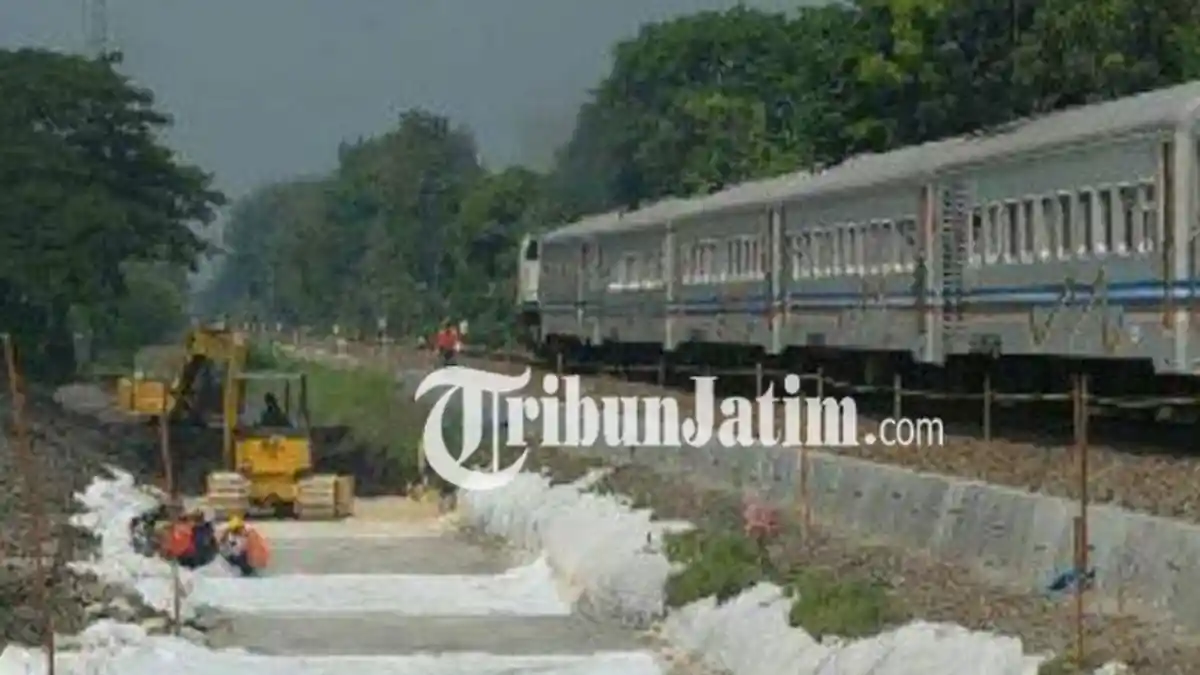 Jelang Dioperasionalkanya Rel Ganda, PT KAI Daop 7 Madiun Aktif Menutup Perlintasan Ilegal