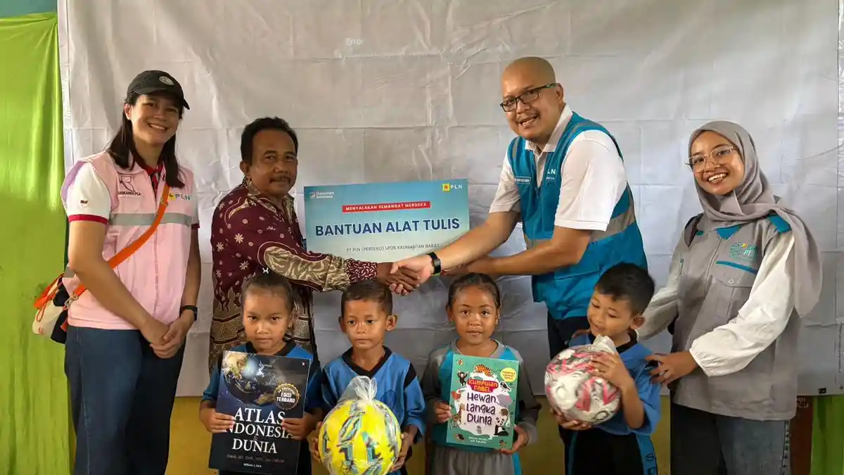 Semarak Merdeka, PLN UP2B Kalbar Hadirkan Kegembiraan di SDN 29 Sungai Raya