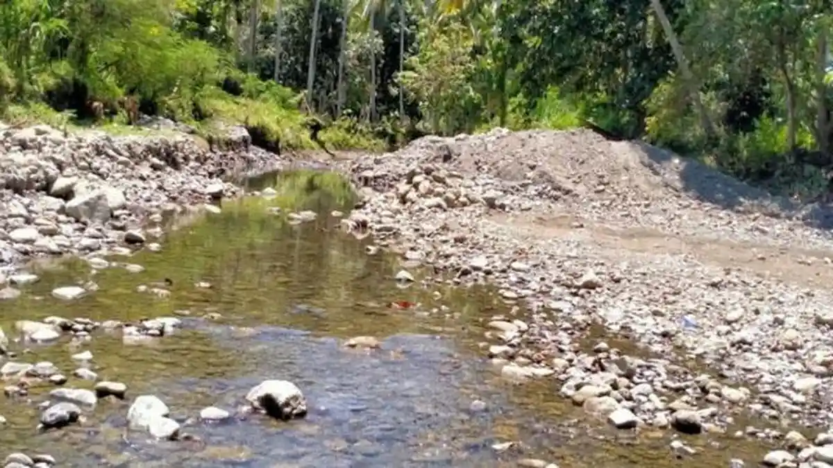 Warga Salu-salu, Desa Lebani Mamuju Keluhkan Aktivitas Tambang Galian C, Merusak Sungai