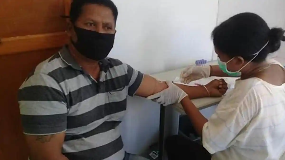 Transportasi Laut Dibuka, Awak KM Lembata Karya Express Jalani Rapid Test
