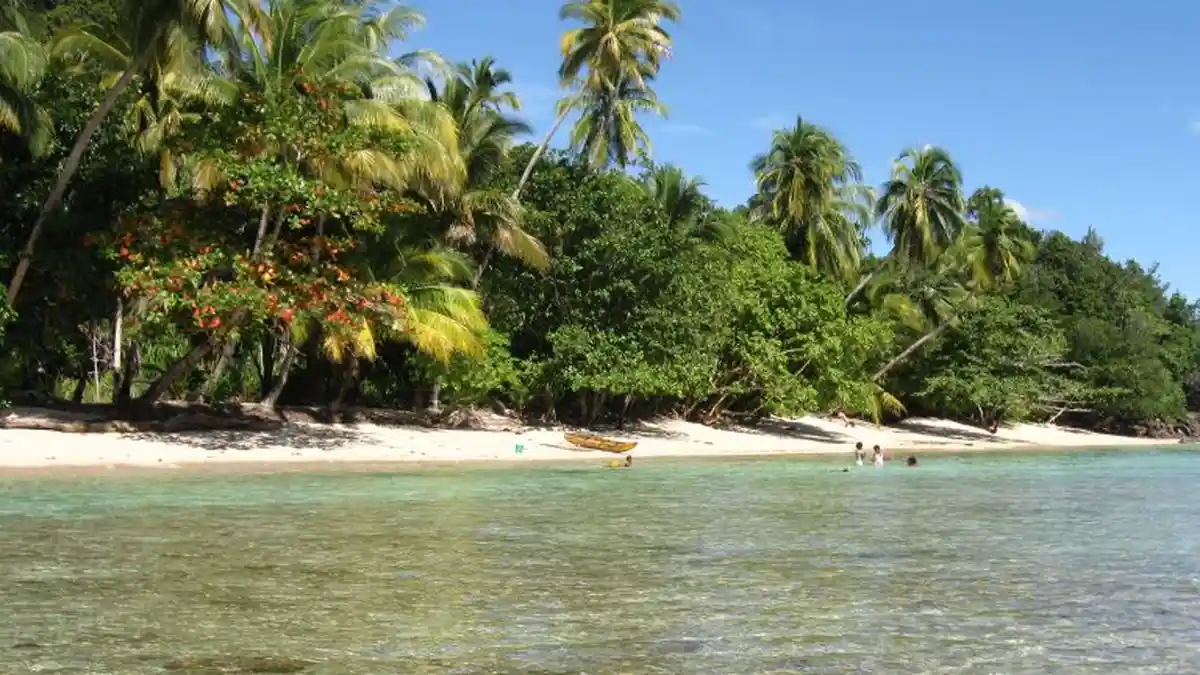 Wisata Papua: Cantiknya Pantai Harlem, Surga Kecil di Bumi Cenderawasih