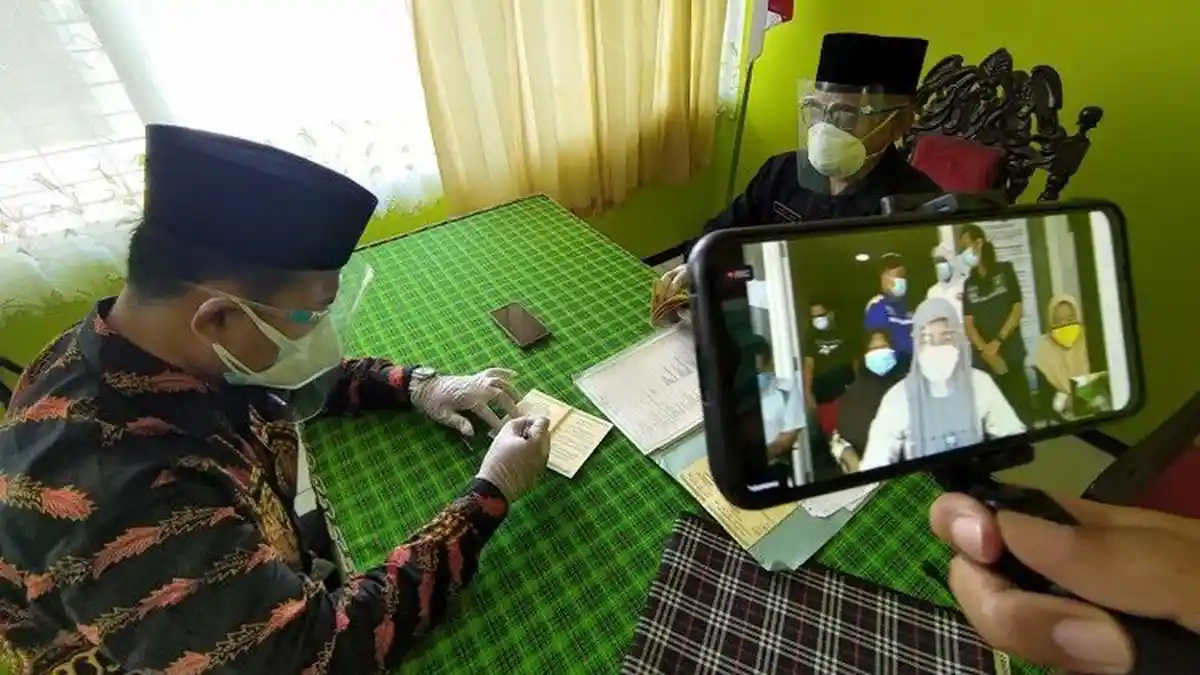 Pengantin Wanita Positif Covid-19, Mempelai Pria Jalani Prosesi Pernikahan Sendiri