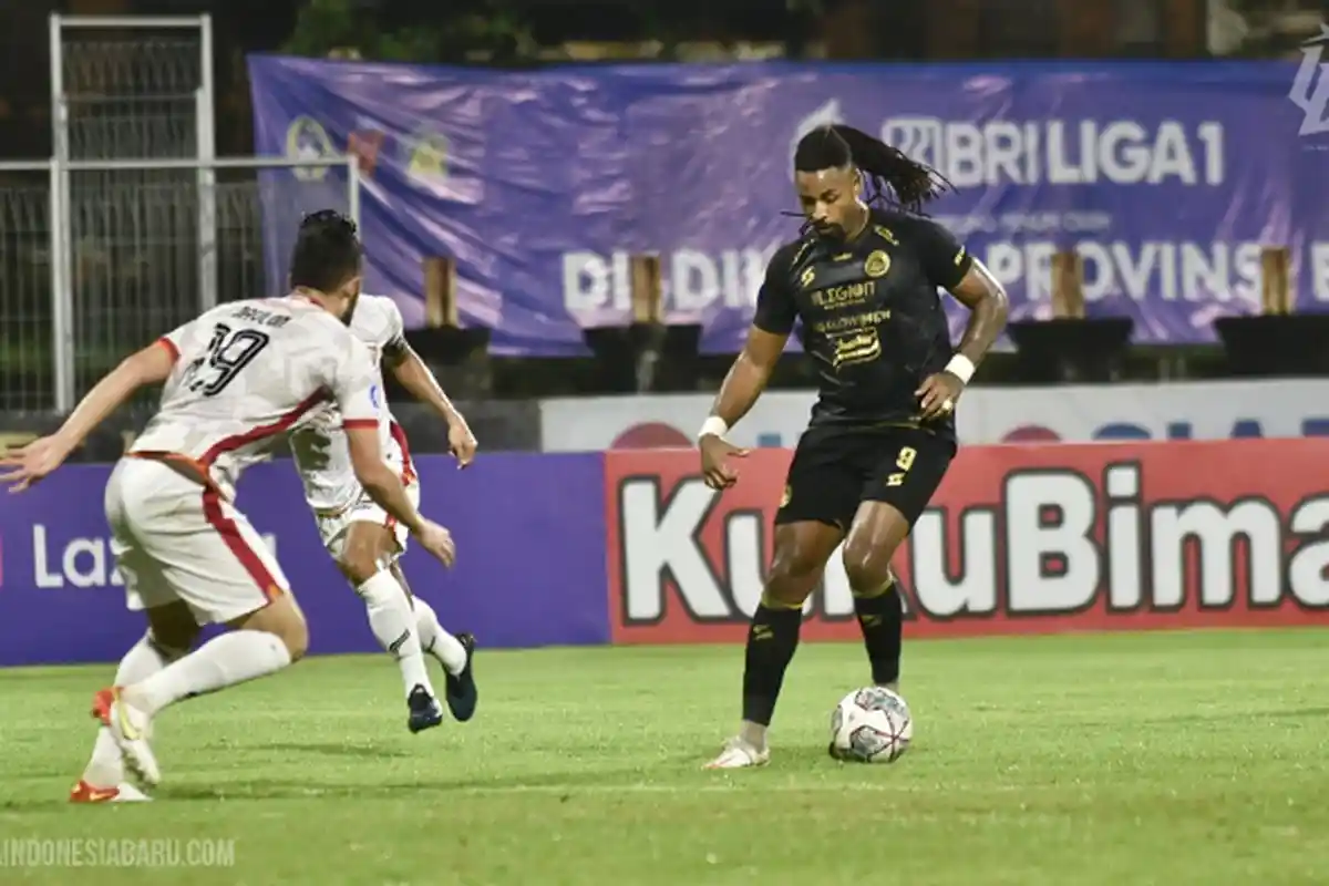 Kecewa dan Murka Arema FC Ditahan Seri Borneo FC, Aremania Semakin Lantang Minta Sosok Ini Out
