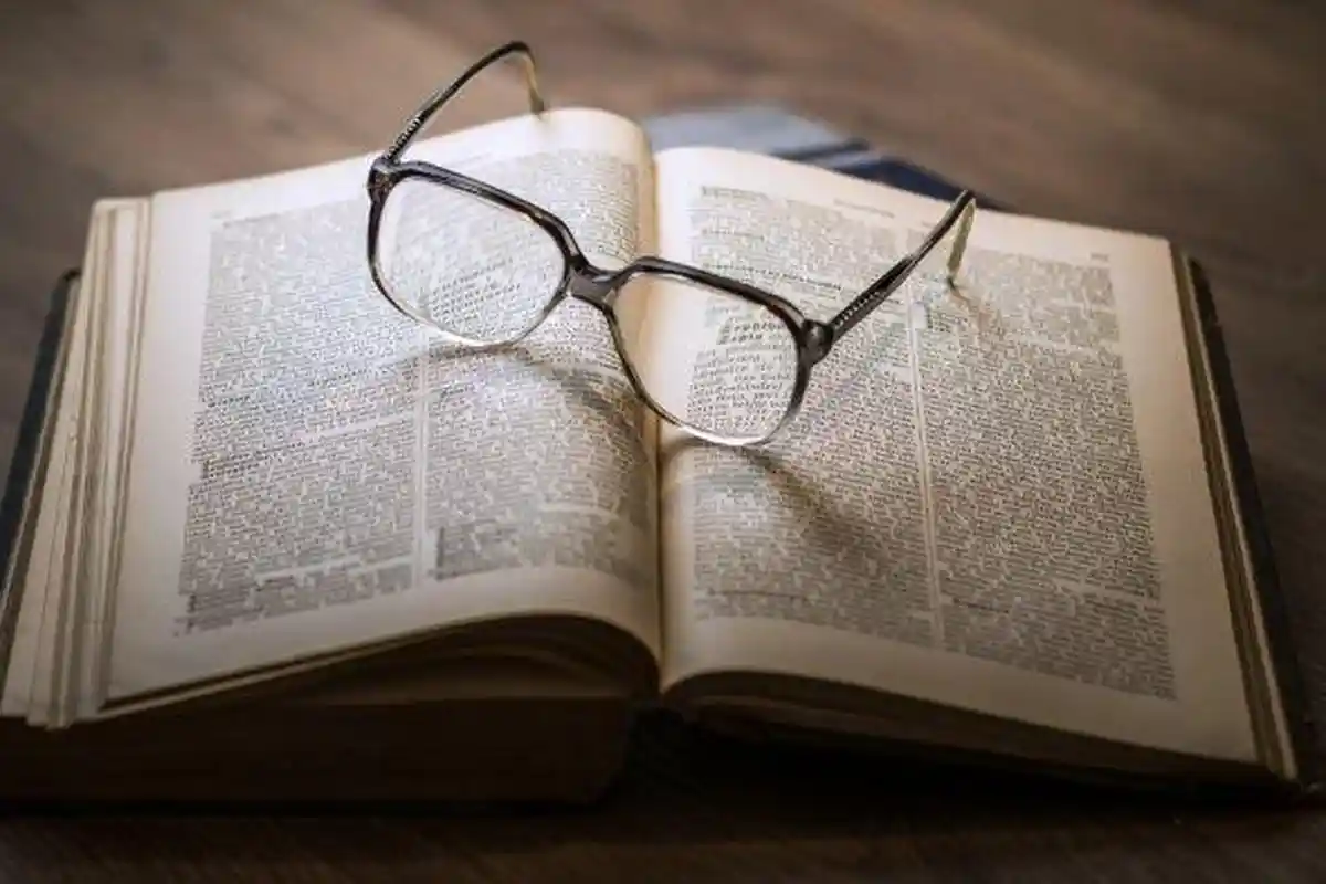 Soal Ulangan Bahasa Indonesia Kelas 8 SMP Semester 1 Kurikulum Merdeka Lengkap Kunci Jawaban, Bab 2