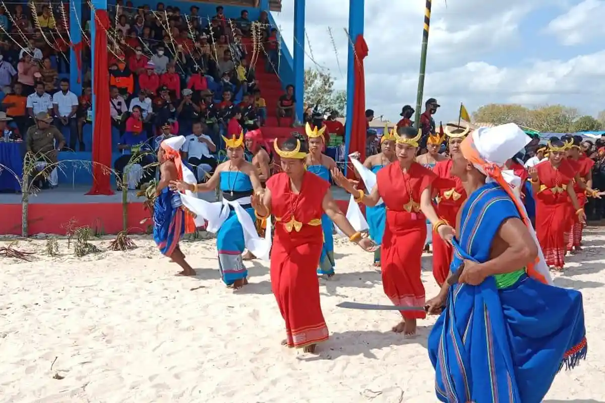 Gelar Pacuan Kuda, 194 Kuda Pacu Tampil di Lintasan, Komitmen Kerjasama Bangun Pariwisata SBD