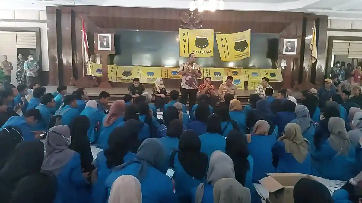 Ini Kata Wabup Pekalongan Riswadi saat Temui Mahasiswa yang Demo Terkait Kenaikan Harga BBM
