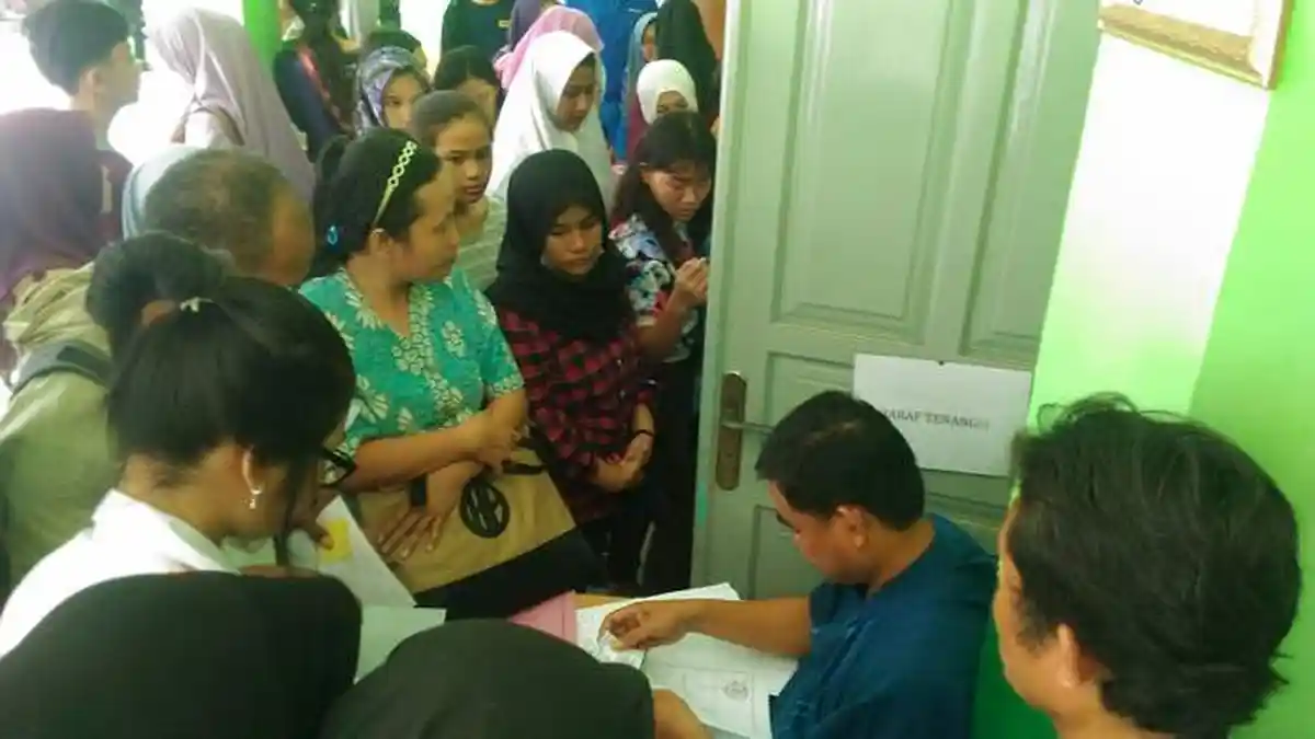 Ribuan Siswa Miskin di Kota Bekasi Terhambat Daftar PPDB Online
