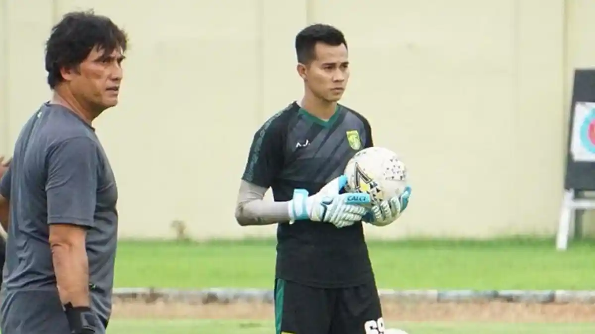 Kiper Angga Saputra Belum Bermain di 2 Laga Awal Persebaya, Ini Alasan