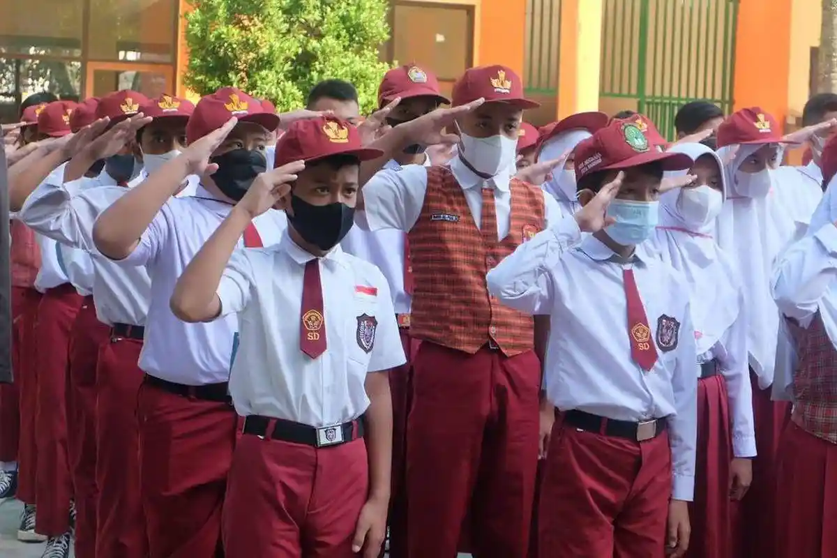 Padahal Terbukti Tapi Kepsek yang Jual Seragam Rp 1,1 Juta ke Wali Murid Belum Disanksi