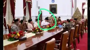 Ruhut-Sitompul-menarasikan-Prabowo-tidur-di-depan-Jokowi.jpg