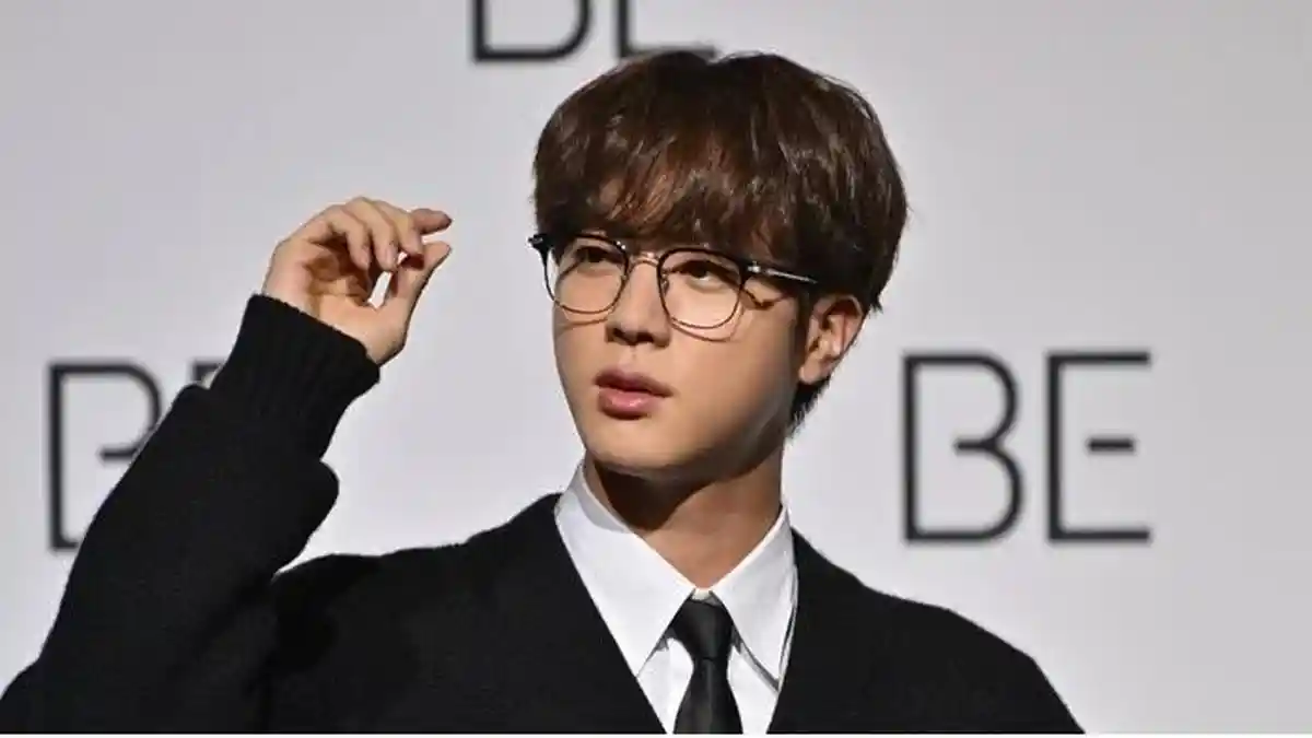 Bintang BTS, Kim Seok-jin Mulai Ikuti Tugas Wajib Militer Selama 18 Bulan, Penggemar Shock Berat