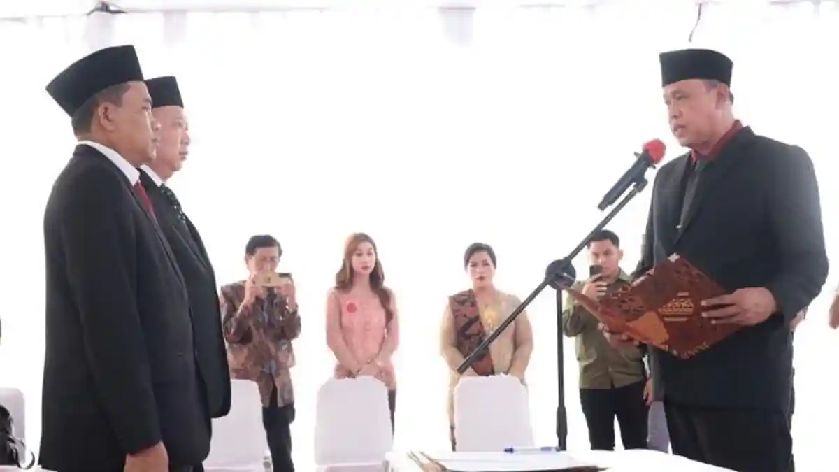 Wali Kota Bekasi Lantik Dua Direktur Utama BUMD: Tekankan Profesionalisme dan Sinergi Tingkatkan PAD