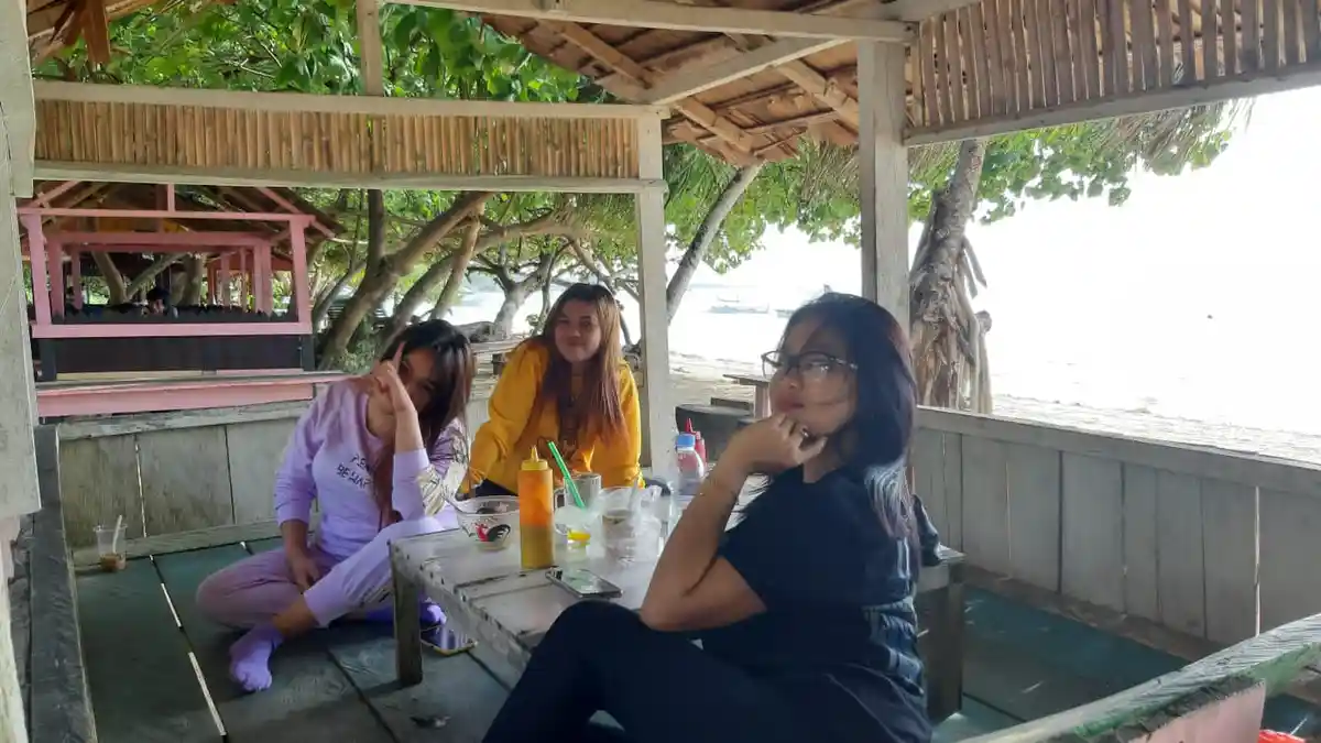 Wisatawan Dari Manado Keluhkan Fasilitas Pantai Army Dock Wisata Morotai