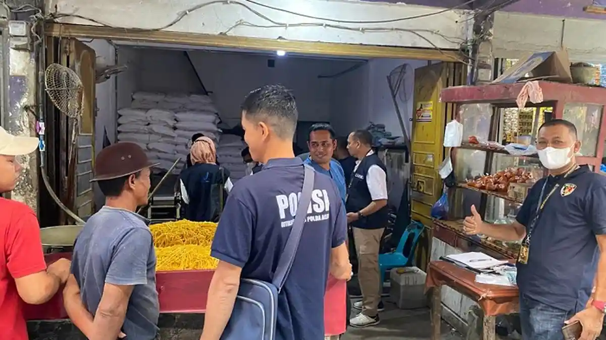 Kasi Korwas PPNS Ditreskrimsus Dampingi BPOM Sidak Obat dan Makanan di Bireuen