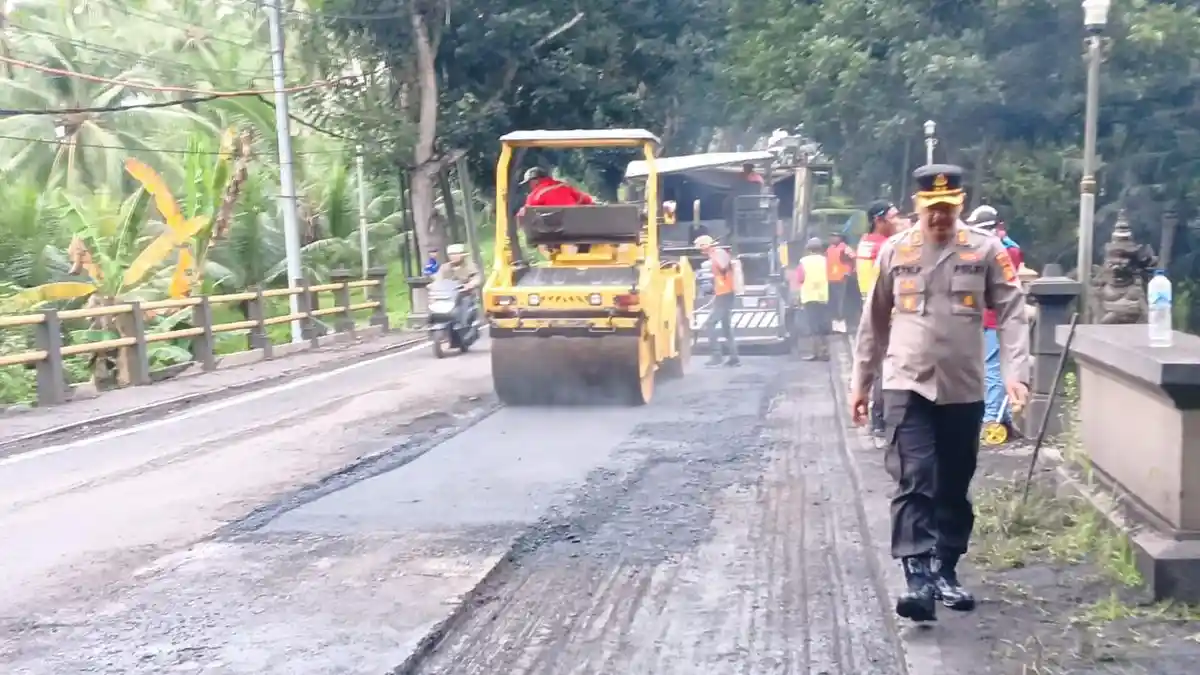 TARGET Tuntas H-10 Lebaran! Perbaikan Jalan Mulai Dikebut, Ada 60 Titik Jalan Berlubang di Jembrana 