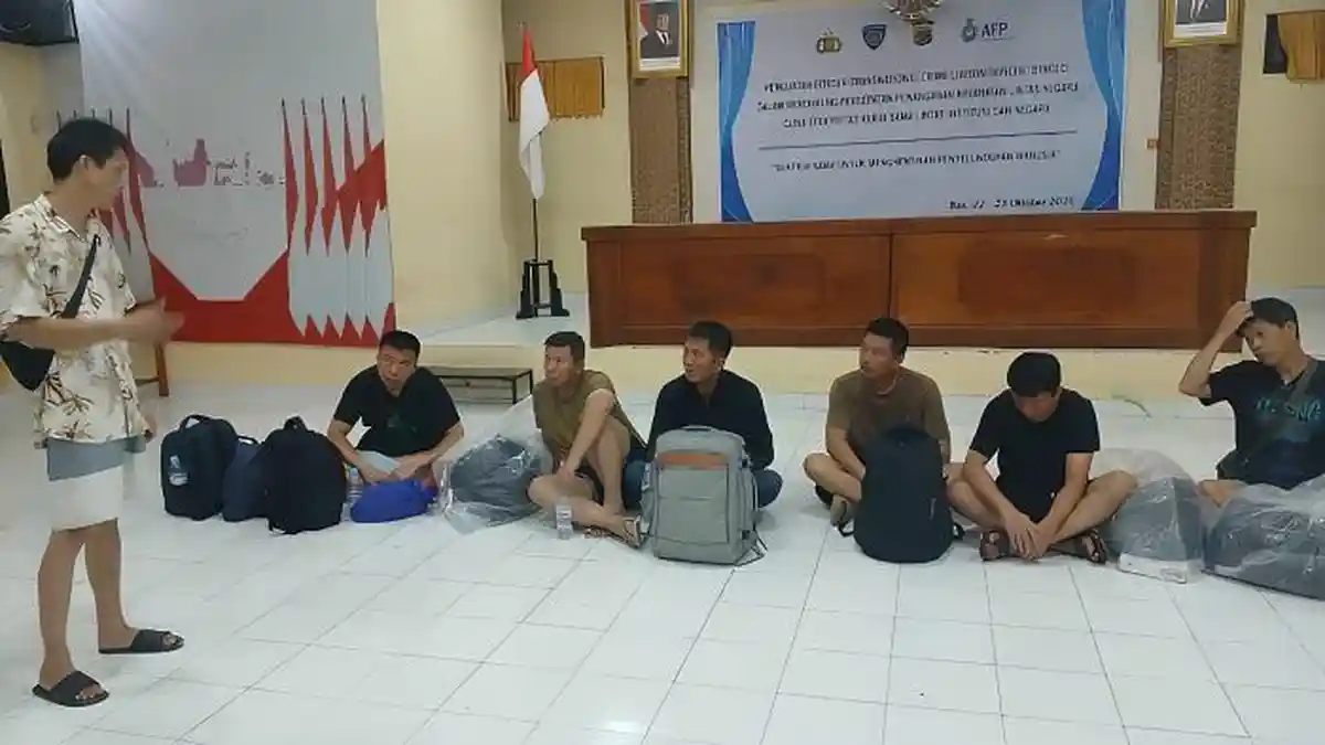 Identitas 3 ABK dan 7 WNA China yang Diamankan Polisi di Perairan Selatan Rote