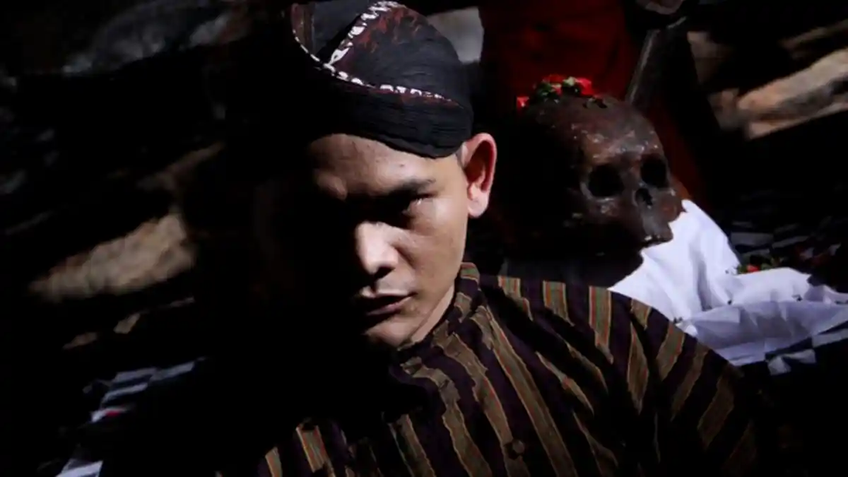 Mbah Mijan Iklhas Lahir Batin Obati Julia Perez Tanpa Dibayar
