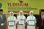 Tiga-lulusan-terbaik-FAH-UIN-Ar-Raniry-Banda-Aceh-mendapat-penghargaan.jpg