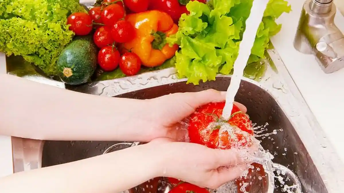 5 Cara Membersihkan Buah dan Sayur Selama Wabah Virus Corona