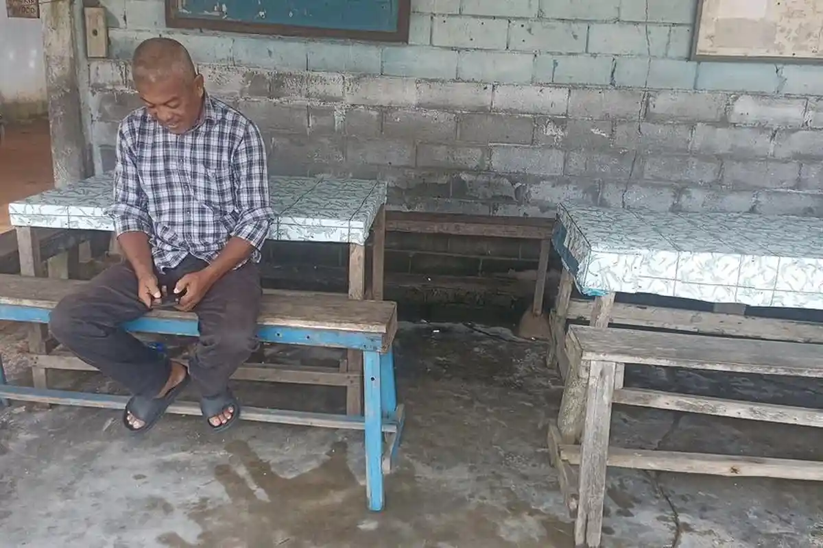 Semangat Samsir Ojek Pelabuhan KPK di Karimun Cari Nafkah untuk Tiga Anaknya