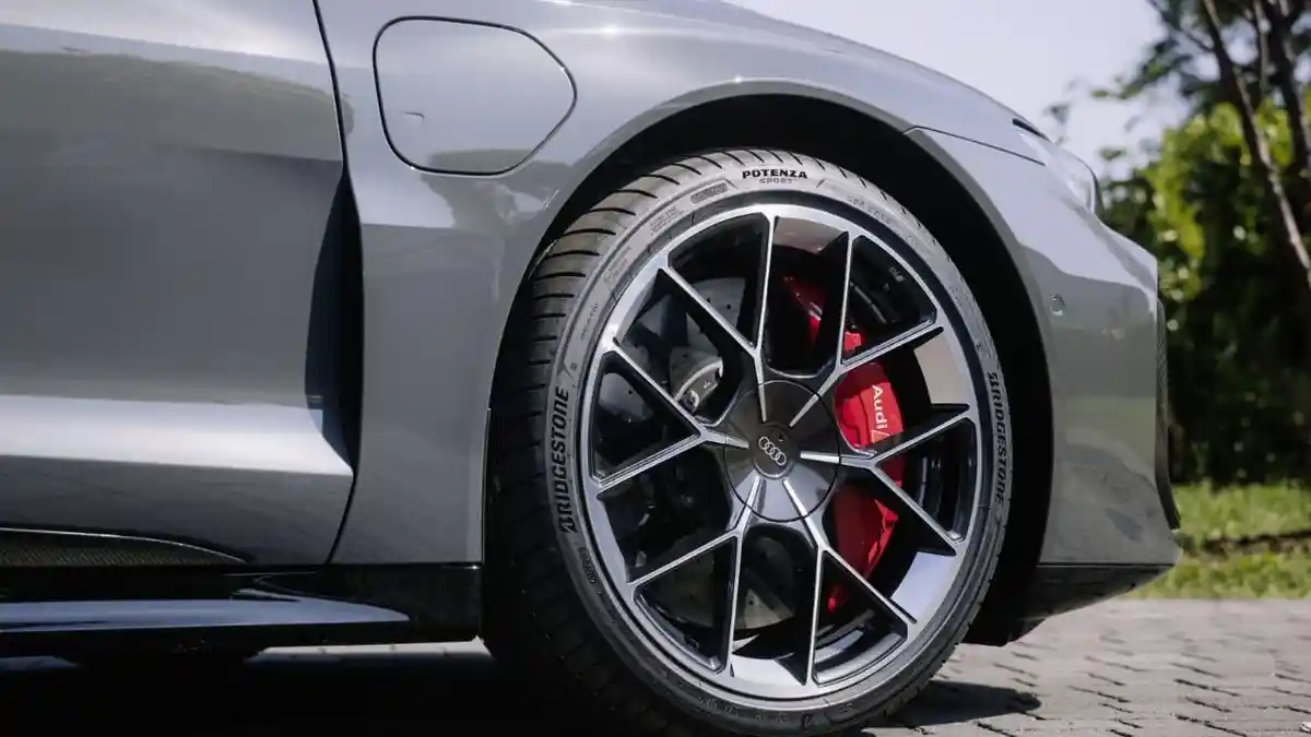 Bridgestone Potenza Sport A Ultra-High-Performance Jadi Ban OE Audi e-tron GT Terbaru