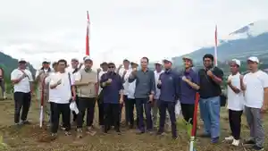 Bangun-Jiwa-Sosial-Pegawai-PLN-UIP-JBT-Terjun-Jadi-Volunteer-Tanam-Pohonfds33556.jpg