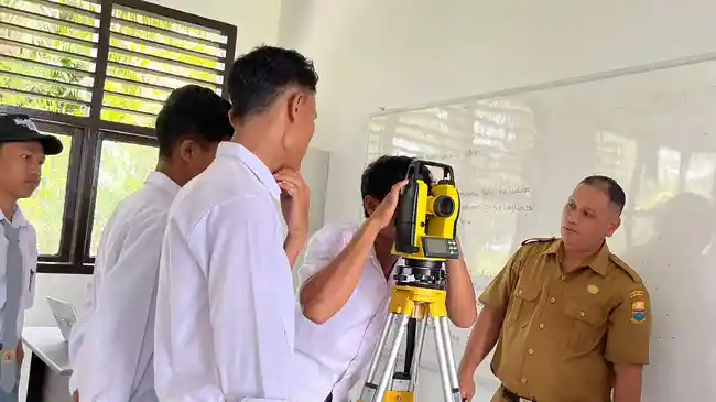 Aktivitas-belajar-mengajar-guru-dan-siswa-di-SMK-Negeri-3-Tanjung-Jabung-Timur.jpg