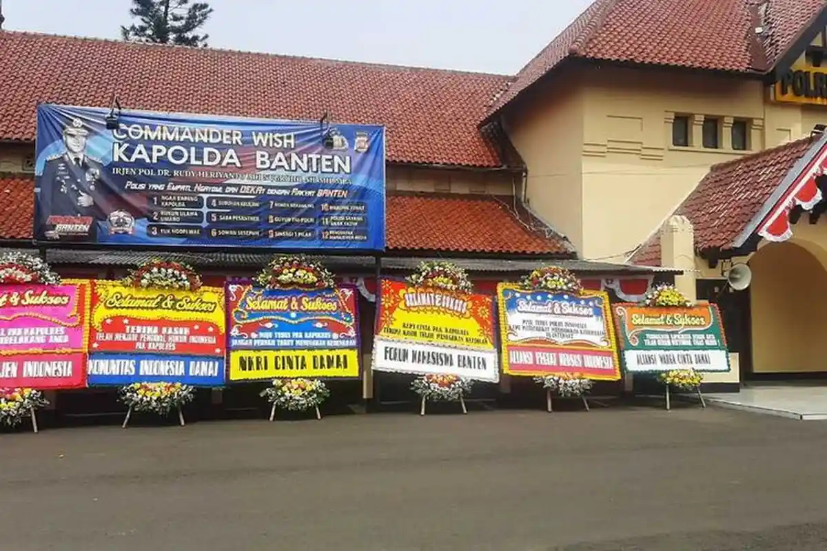 Karangan Bunga Bertuliskan Ucapan 