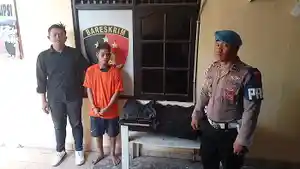 Pria-asal-Sumba-Barat-Daya-Nusa-Tenggara-Timur-Ferdianus-Tamo-Ama.jpg