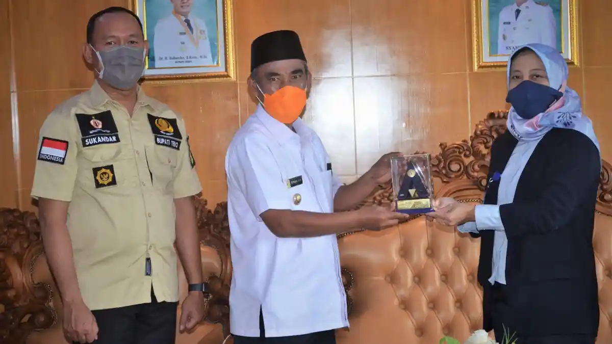 Pemkab Tebo Terima Plakat Penghargaan dari Kemenkeu