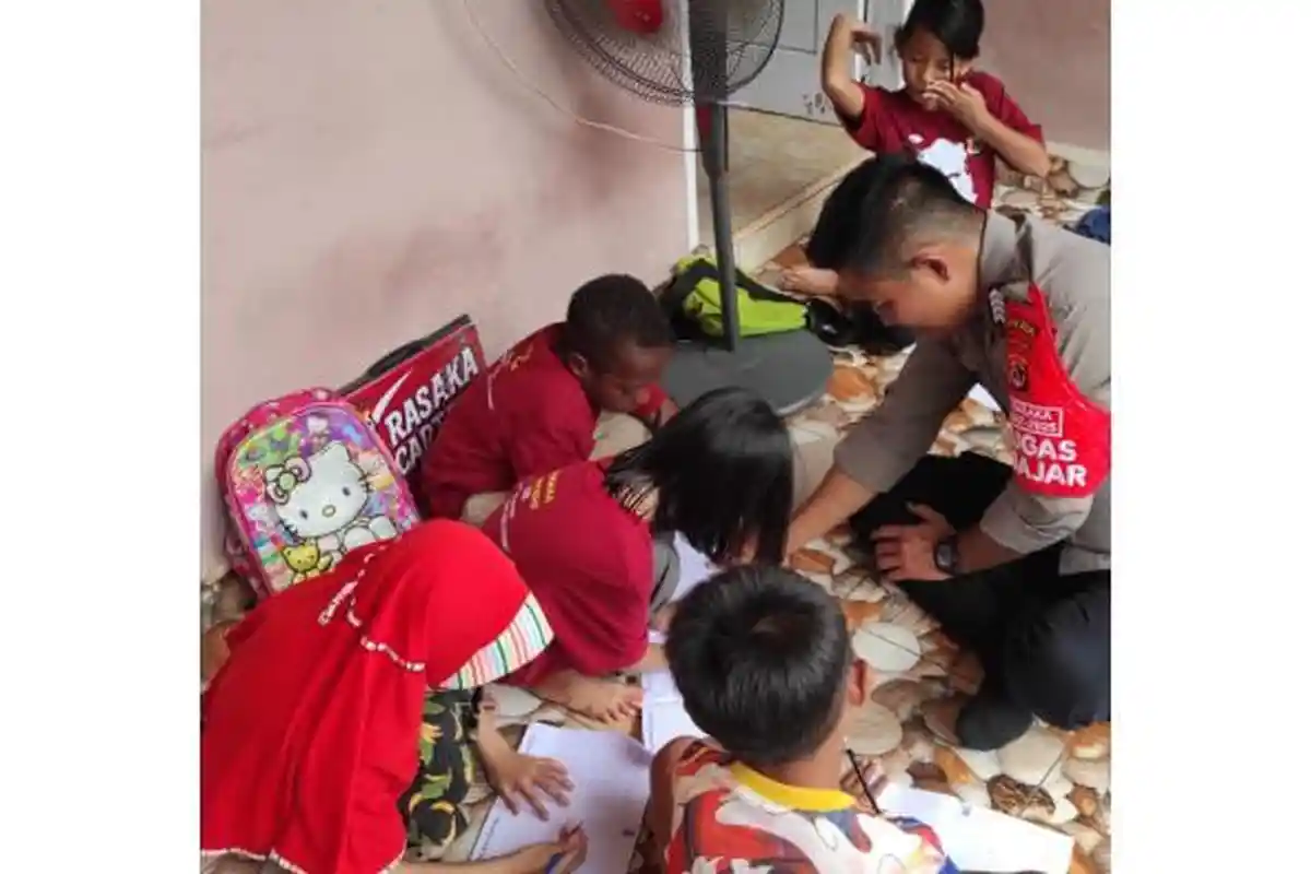 Sentuhan Polisi di Jayapura: Bimbing Anak Papua Jadi Generasi Percaya Diri dan Tangguh